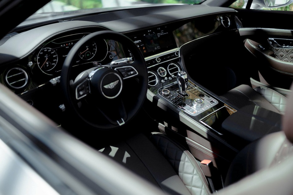 Аренда Bentley Continental Convertible в Дубае