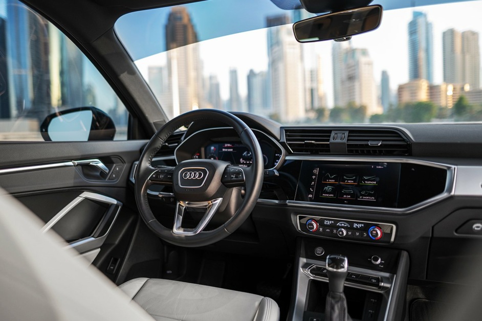 Аренда Audi Q3 в Дубае