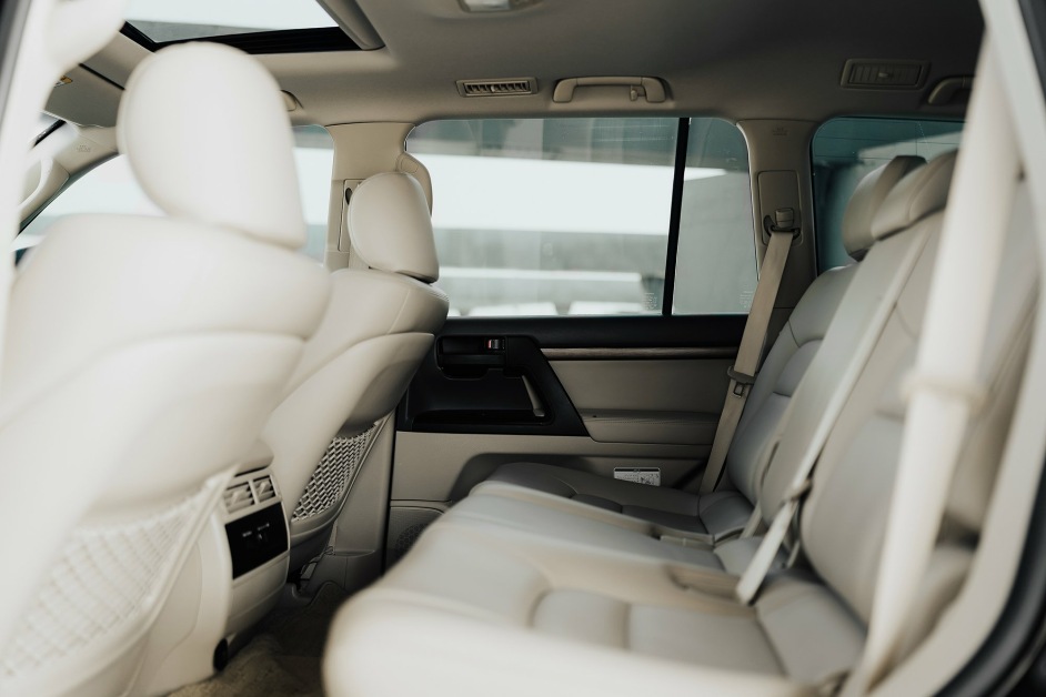 Аренда Toyota Land Cruiser 200 в Дубае