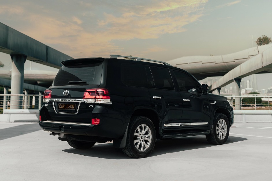 Аренда Toyota Land Cruiser 200 в Дубае