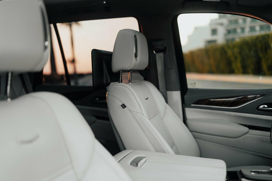 Аренда Cadillac Escalade ESV в Дубае