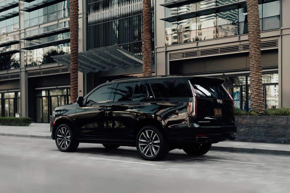 Аренда Cadillac Escalade ESV в Дубае
