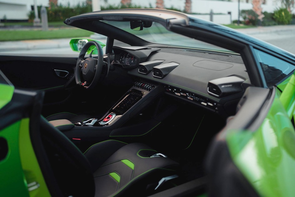 Аренда Lamborghini Huracan EVO Spyder в Дубае