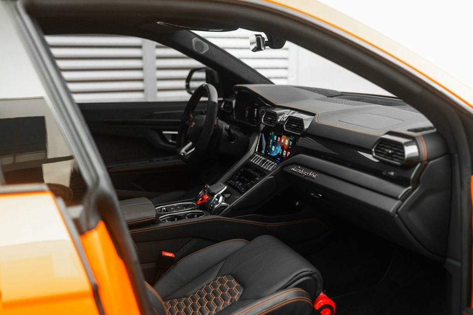 Аренда Lamborghini Urus в Дубае