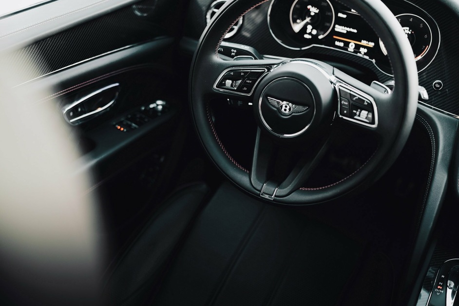 Аренда Bentley Bentayga в Дубае