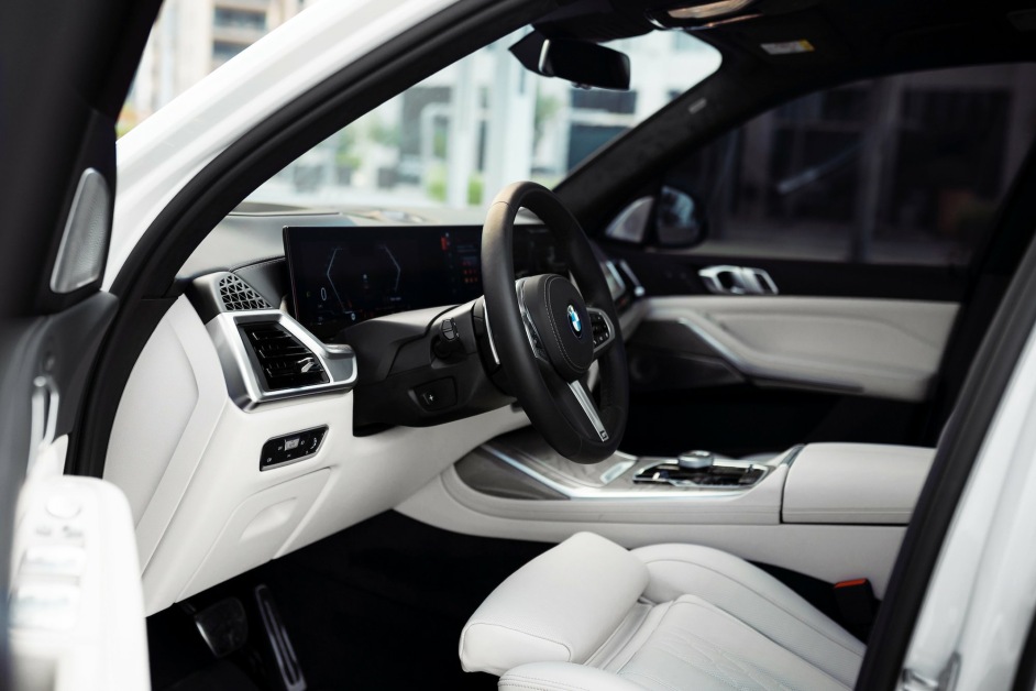 Аренда BMW X7 40i в Дубае