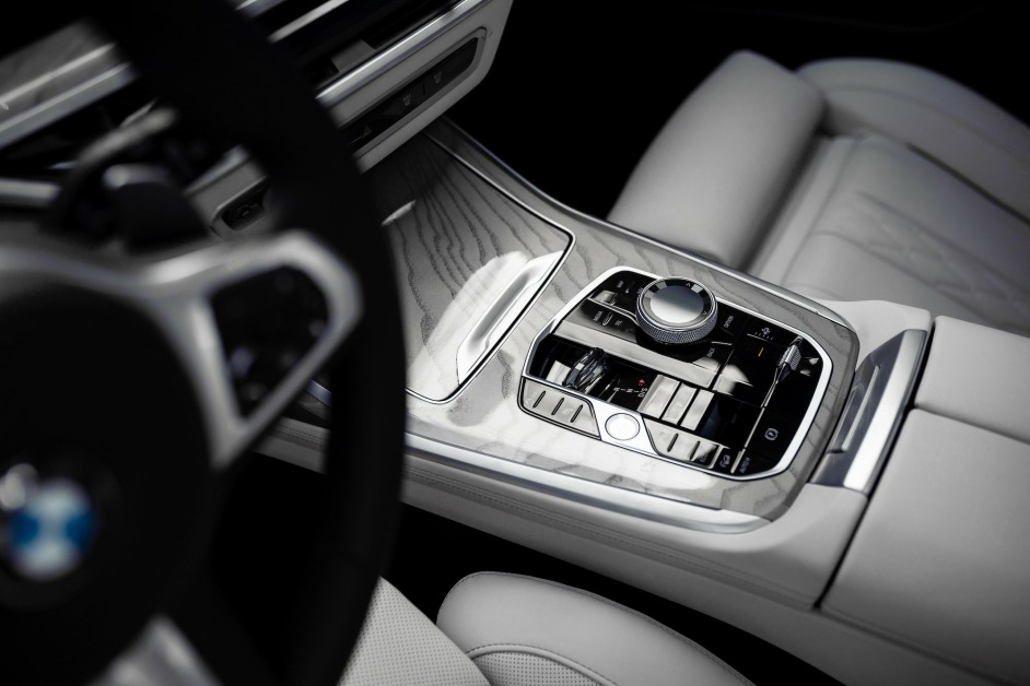 Аренда BMW X7 40i в Дубае