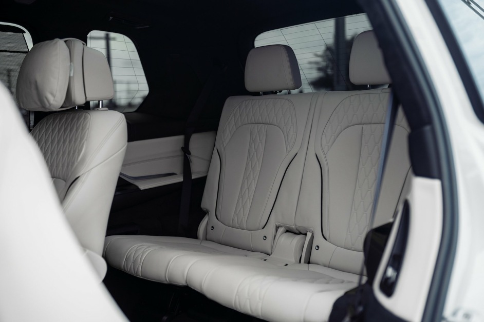 Аренда BMW X7 40i в Дубае