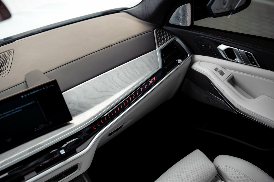 Аренда BMW X7 40i в Дубае