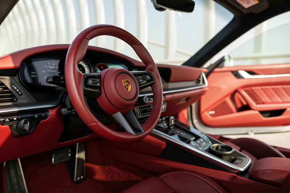 Аренда Porsche 911 Turbo S в Дубае