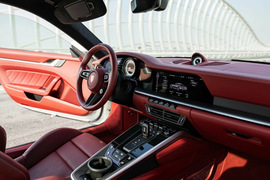 Аренда Porsche 911 Turbo S в Дубае