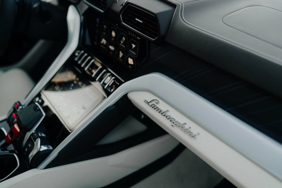 Аренда Lamborghini Urus в Дубае