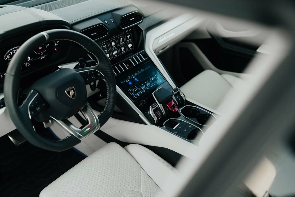 Аренда Lamborghini Urus в Дубае