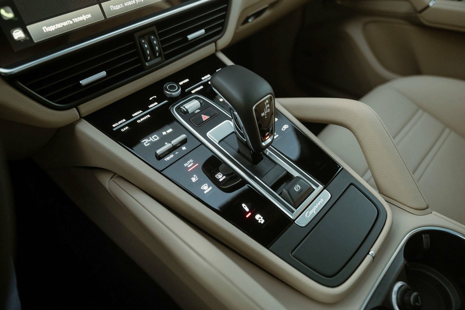 Аренда Porsche Cayenne Coupe в Дубае