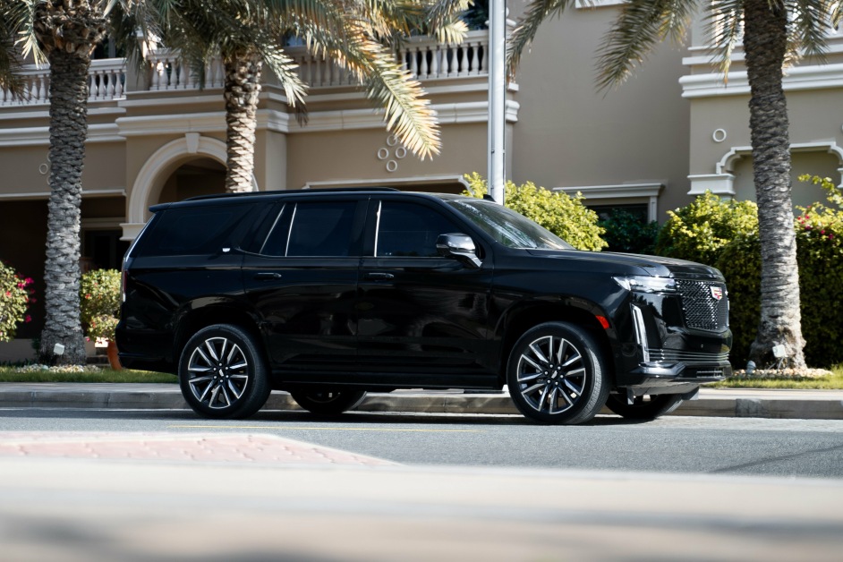 Аренда Cadillac Escalade в Дубае