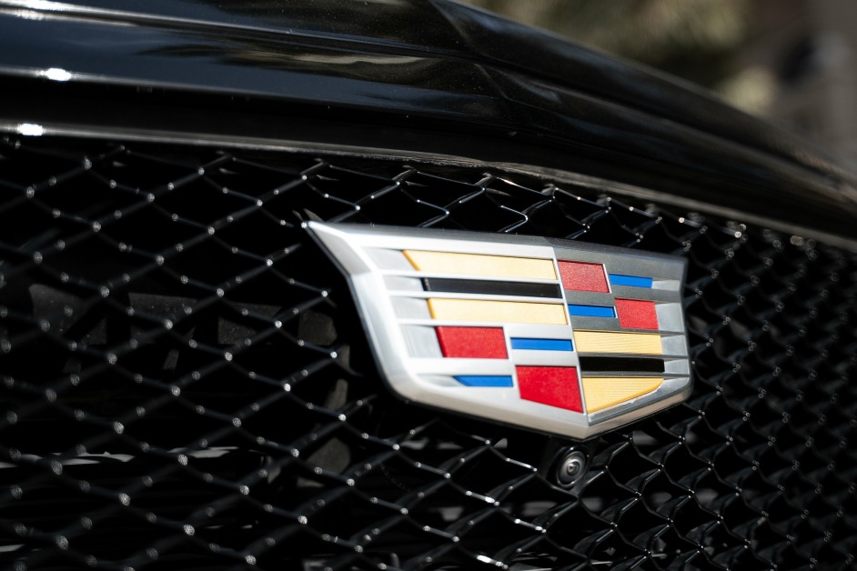 Аренда Cadillac Escalade в Дубае