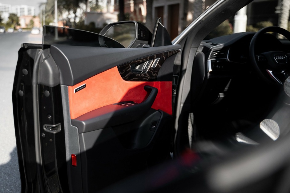 Аренда Audi Q8 S line в Дубае