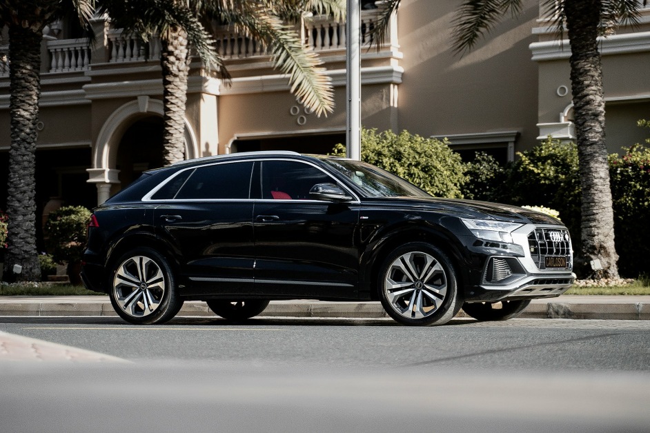 Аренда Audi Q8 S line в Дубае
