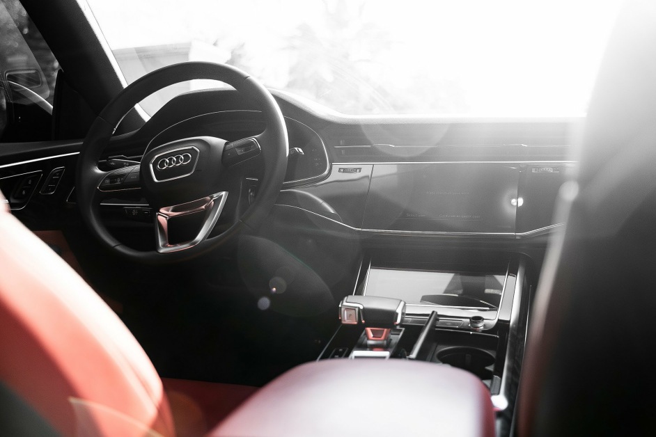 Аренда Audi Q8 S line в Дубае