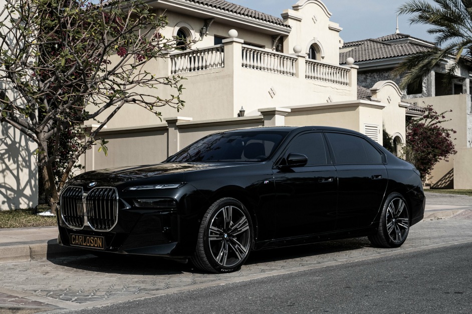 Аренда BMW M735i в Дубае
