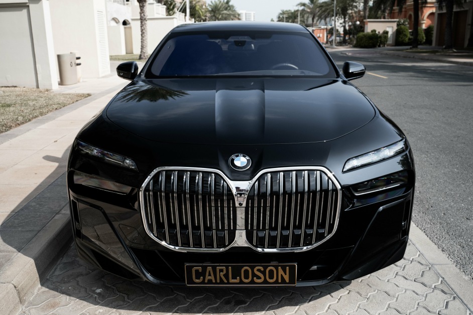 Аренда BMW M735i в Дубае