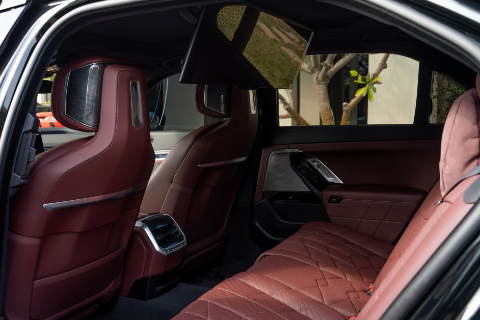 Аренда BMW M735i в Дубае