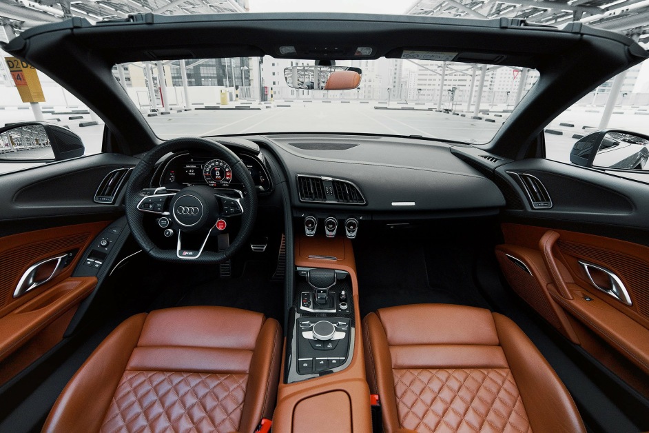 Аренда Audi R8 Spyder в Дубае