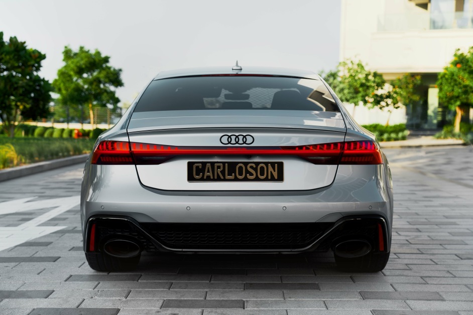 Аренда Audi RS7 в Дубае