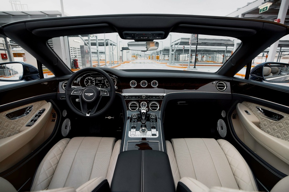 Аренда Bentley Continental GTC в Дубае