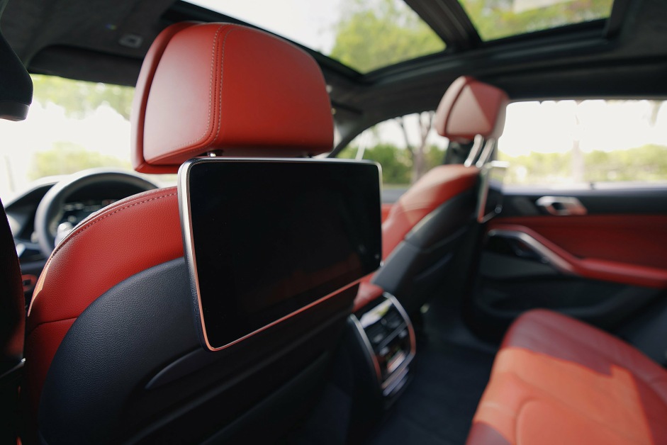 Аренда BMW X6 M50i в Дубае