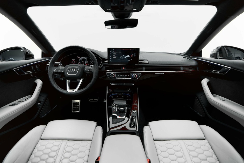 Аренда Audi RS5 в Дубае
