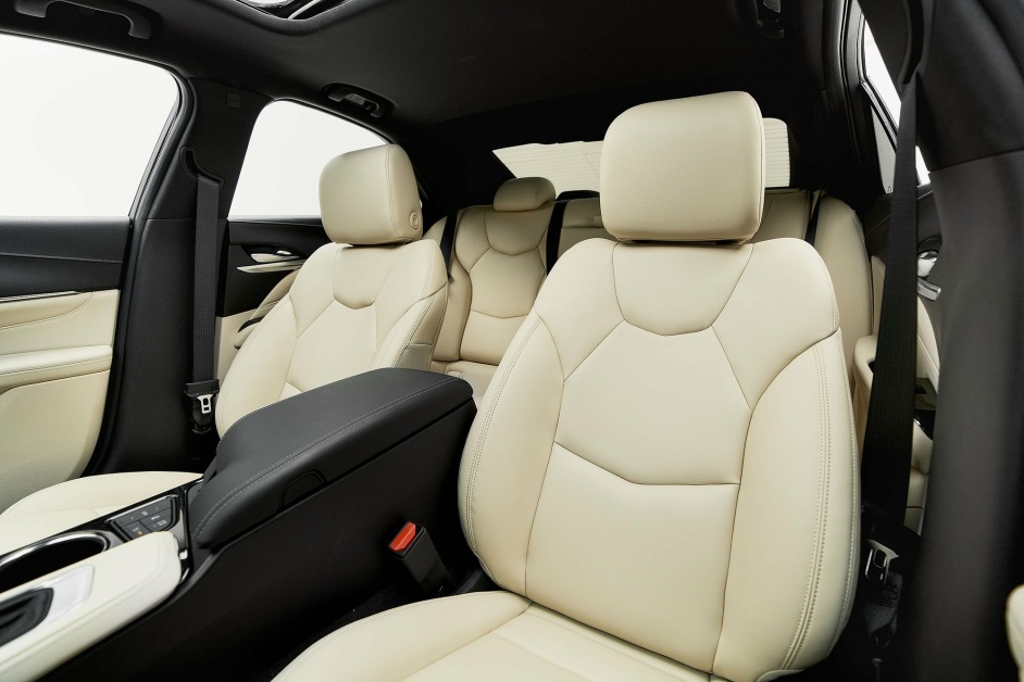 Аренда Cadillac XT4 в Дубае