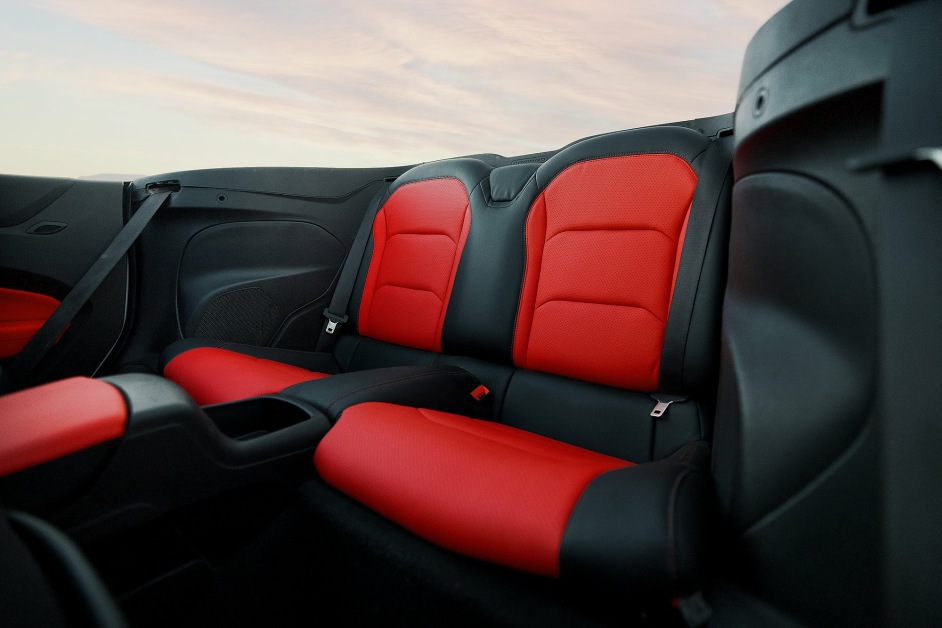 Аренда Chevrolet Camaro Cabrio в Дубае