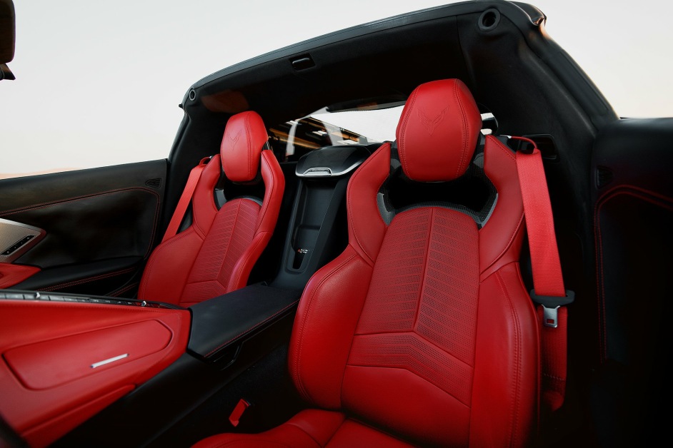 Аренда Chevrolet Corvette Stingray C8 в Дубае