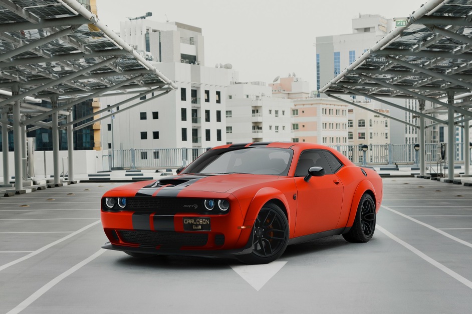 Аренда Dodge Challenger Hellcat в Дубае