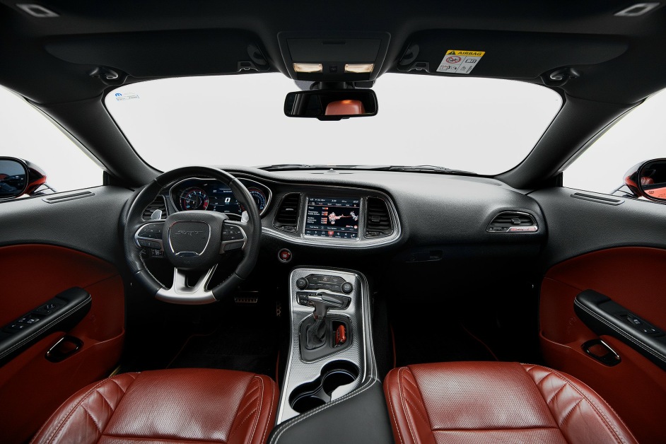 Аренда Dodge Challenger Hellcat в Дубае
