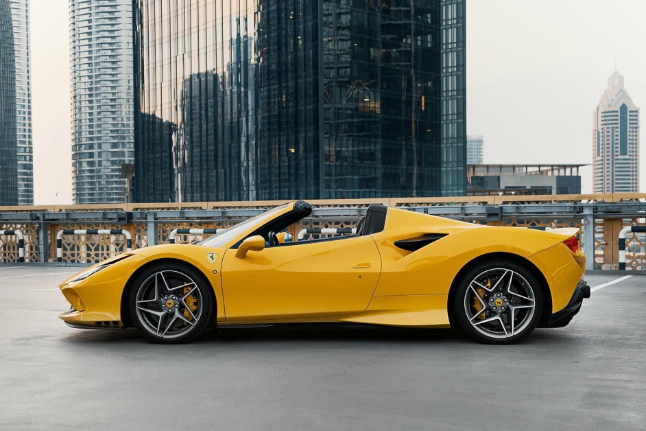Аренда Ferrari F8 Spider в Дубае