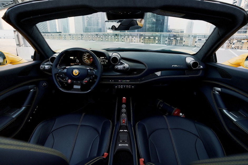 Аренда Ferrari F8 Spider в Дубае