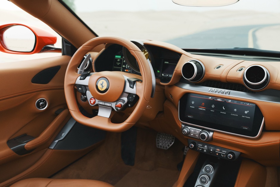 Аренда Ferrari Portofino в Дубае