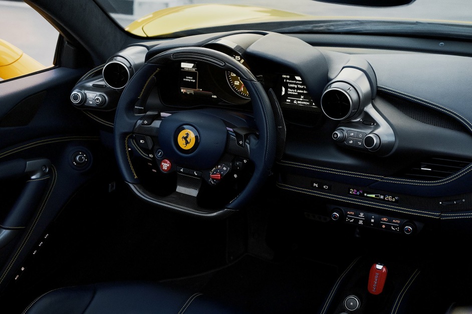 Аренда Ferrari F8 Spider в Дубае