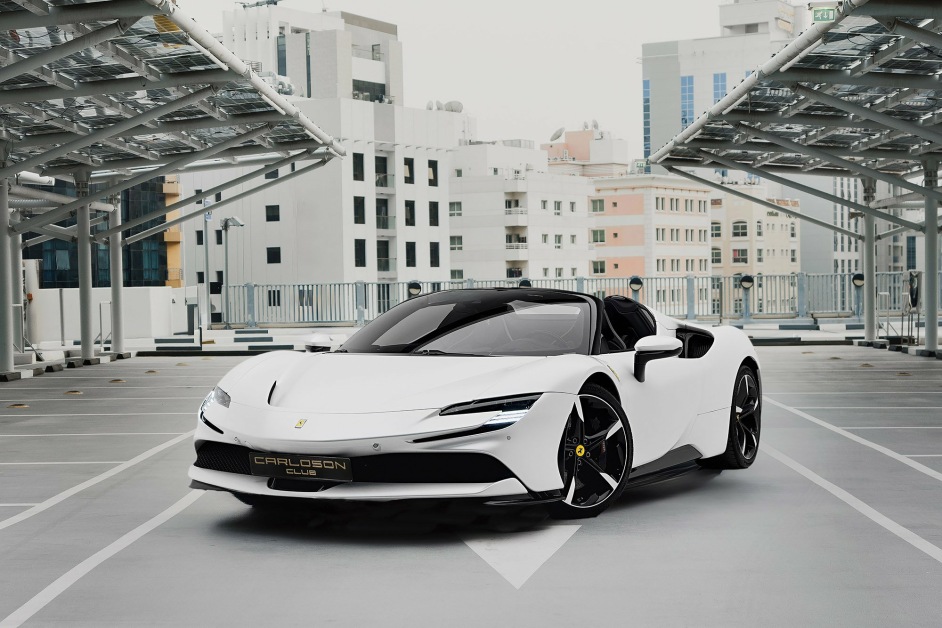 Аренда Ferrari SF90 Spider в Дубае