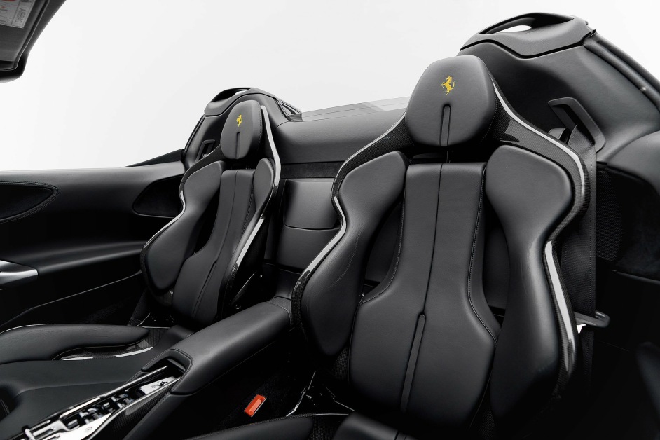 Аренда Ferrari SF90 Spider в Дубае