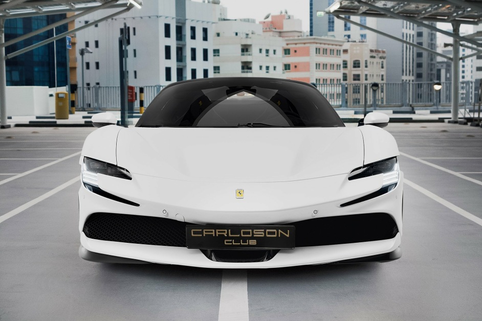 Аренда Ferrari SF90 Spider в Дубае
