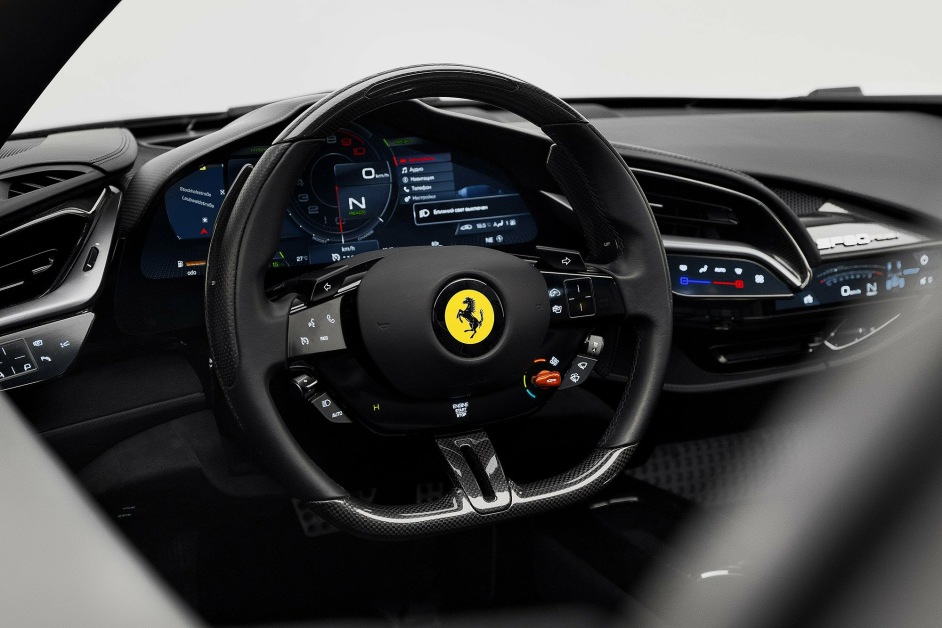 Аренда Ferrari SF90 Spider в Дубае