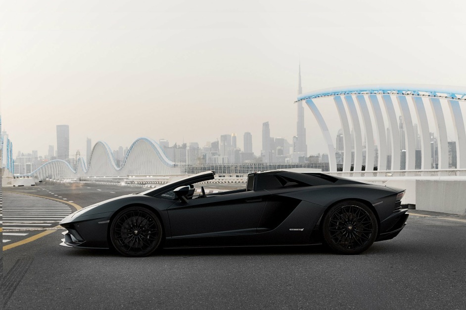 Аренда Lamborghini Aventador S Roadster в Дубае