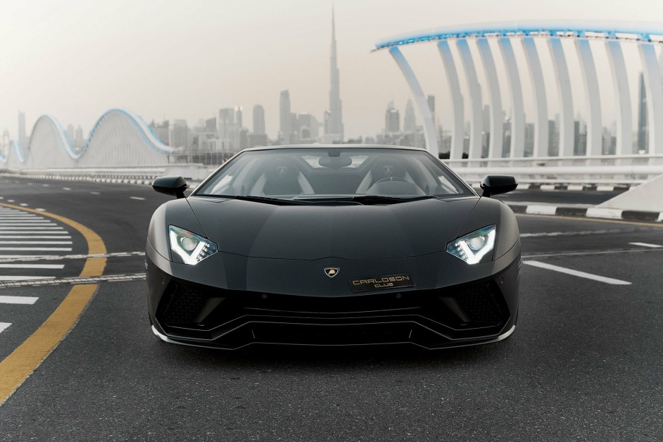 Аренда Lamborghini Aventador S Roadster в Дубае