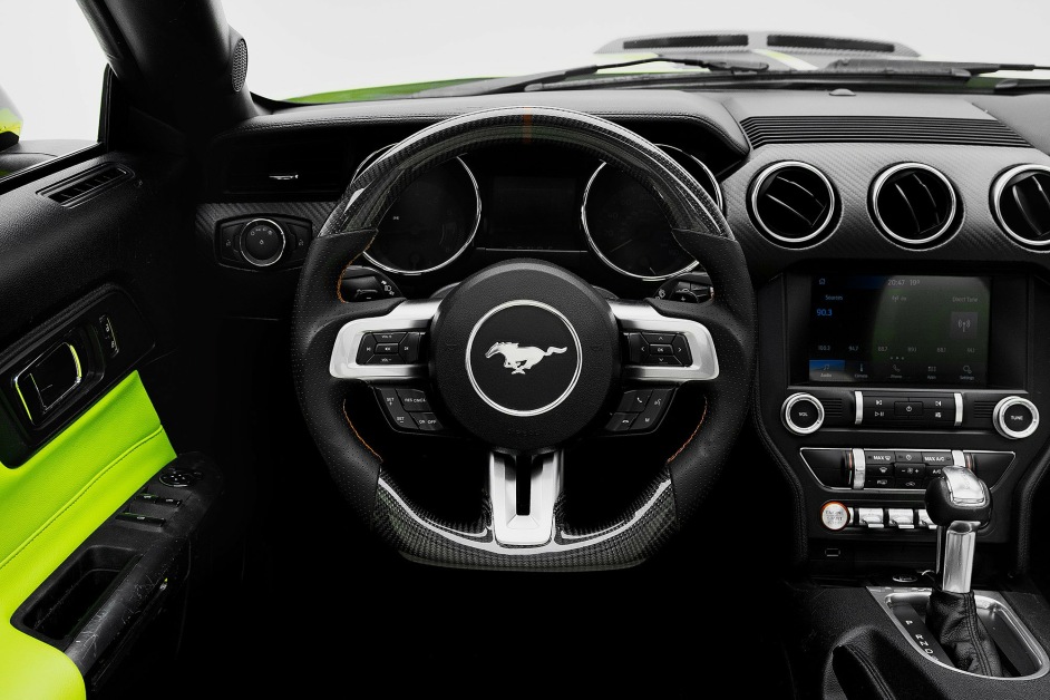 Аренда Ford Mustang Cabrio в Дубае
