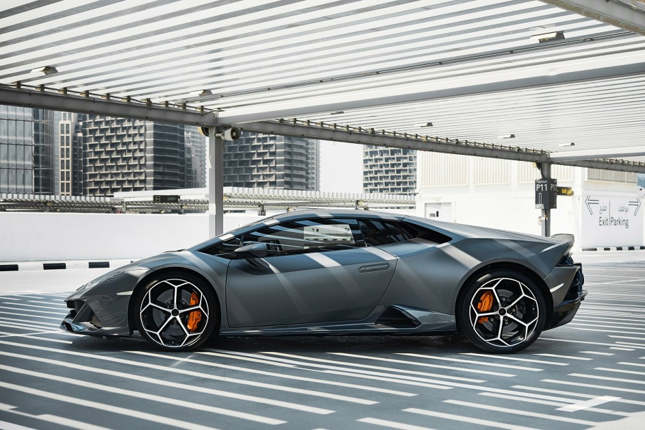 Аренда Lamborghini Huracan Evo в Дубае