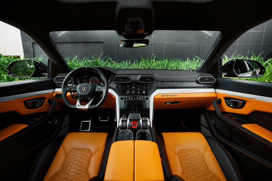Аренда Lamborghini Urus в Дубае