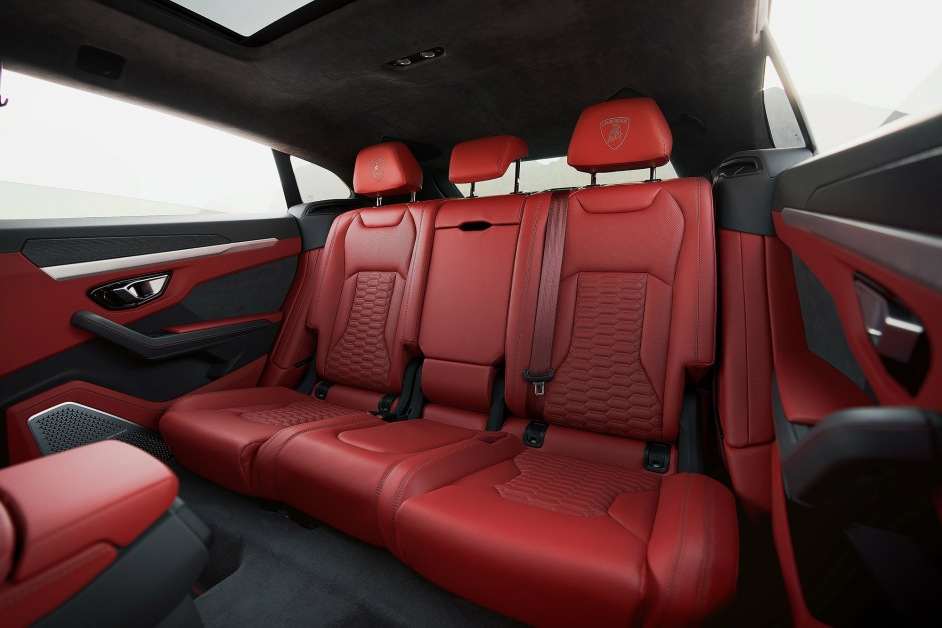 Аренда Lamborghini Urus в Дубае